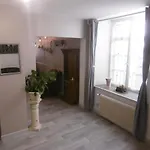 Au Pied De La Cathedrale Notre Dame Apartment *