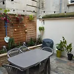 Au Pied De La Cathedrale Notre Dame Apartment *